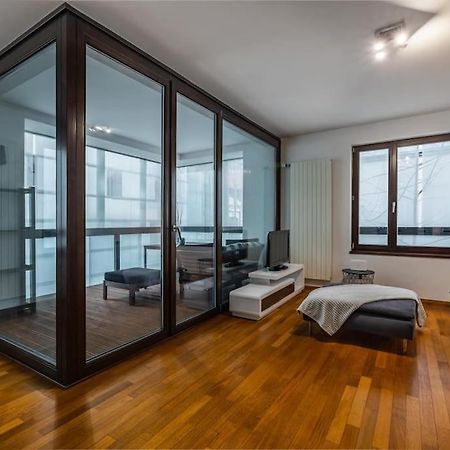 Modern Spacious Flat With A Terrace And A Parking Prag Exteriör bild