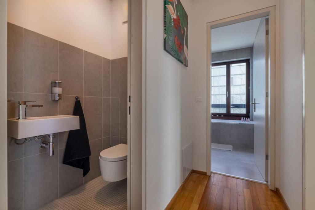 Modern Spacious Flat With A Terrace And A Parking Prag Exteriör bild