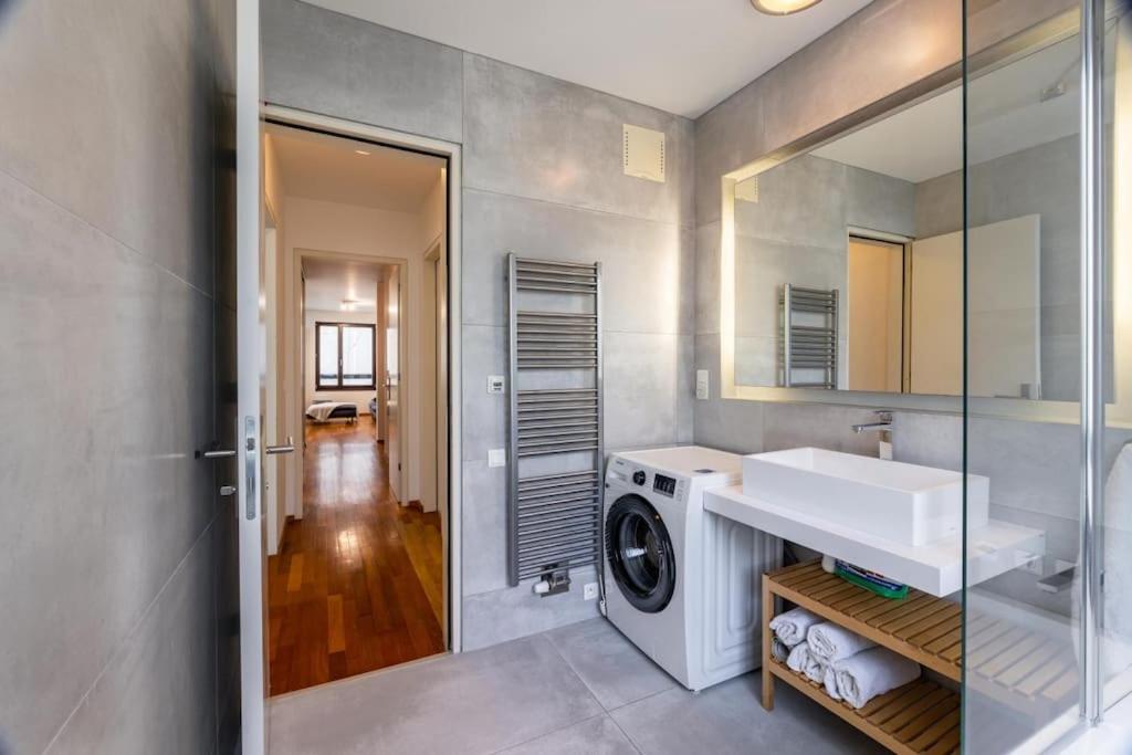 Modern Spacious Flat With A Terrace And A Parking Prag Exteriör bild